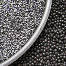 Внешний вид стальной дроби Россыпь литой и колотой дроби